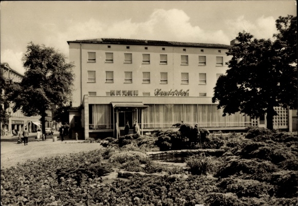 Postcard Nordhausen am Harz, HO-Hotel Handelshof on Albert-Kuntz-Platz