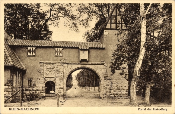 Postcard Kleinmachnow in Brandenburg, portal of the Hakeburg