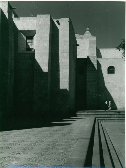 Foto Teilansicht von einem Gebäude