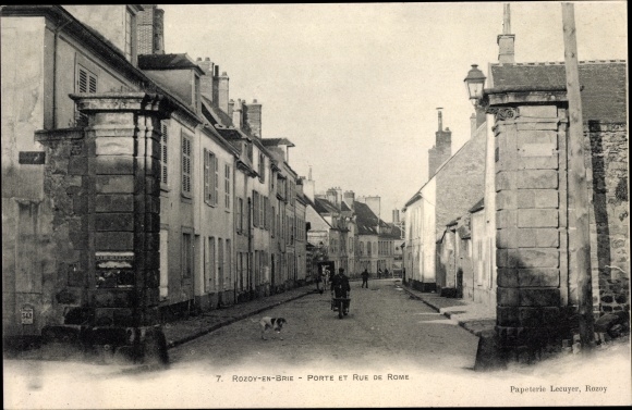 KP Rozoy en Brie Seine et Marne, Porte et Rue de Rome