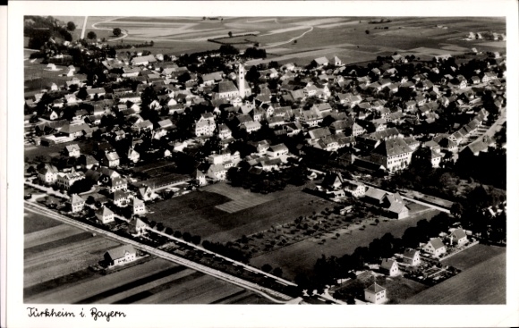 Ak Türkheim in Zwaben, luchtfoto van Türkheim, veel huizen, landelijke omgeving