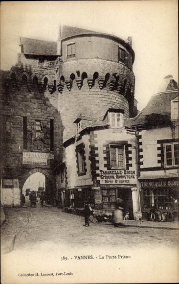 Postcard Vannes Morbihan, La Porte Prison, building, lettering, architecture