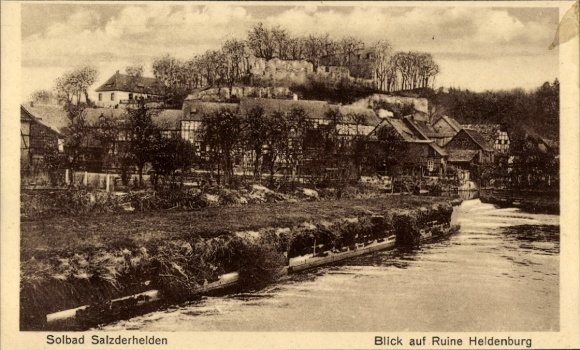 Ak Salzderhelden Einbeck in Nedersaksen, historisch gebouw, ruïnes van Heldenburg, rivierlandschap...