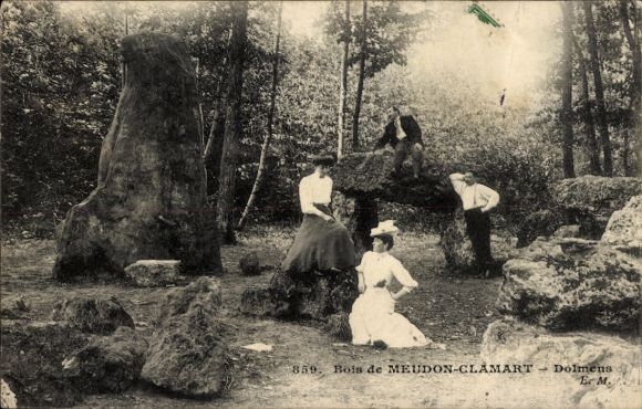Ak Bois de Boulogne Hauts de Seine, Dolmen, Personen