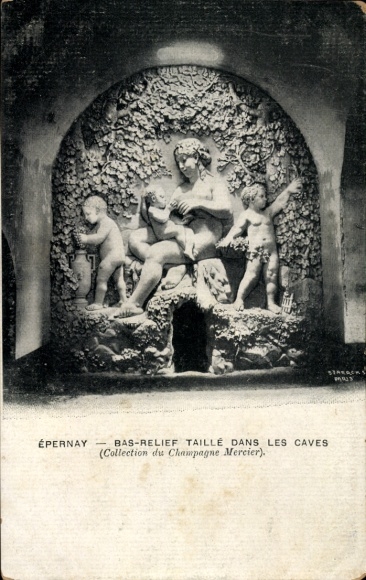 Ak Epernay Marne, Bas-relief, Figuren, Weintrauben, Caves, Champagne Mercier
