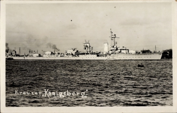 Foto Ak Deutsches Kriegsschiff, Leichter Kreuzer Königsberg, Reichsmarine