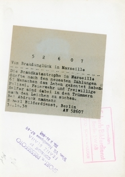 Photo Marseille Bouches du Rhône, fire disaster 1938, search for bodies in the rubble