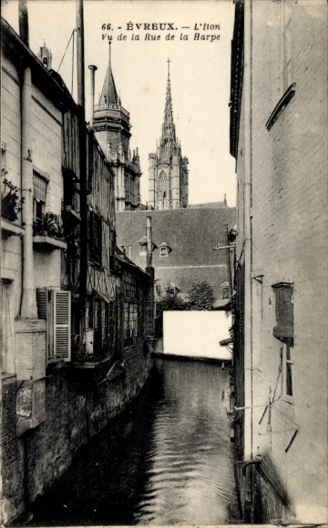 Postcard Evreux Eure, L'Iton, View of the Rue de la Harpe