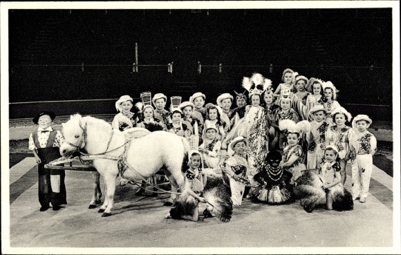 Postcard CH Schäfers Circus Stadt Liliput, Munich Solln, Memlingstraße 11, pony, group photo