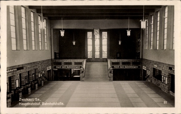 Postcard Zwickau in Saxony, main station, station hall