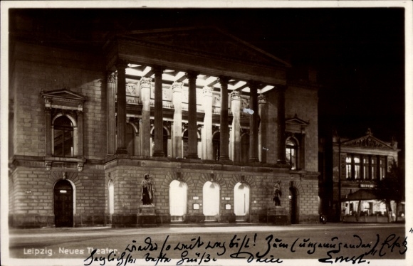 KP Leipzig, Wystawa Sasko-Turyńska 1897, Nowy Teatr, oświetlony, przed nim ulica...