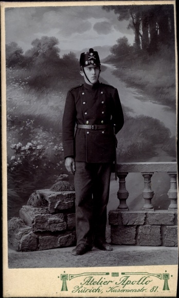 Photo Zurich, Swiss soldier in uniform