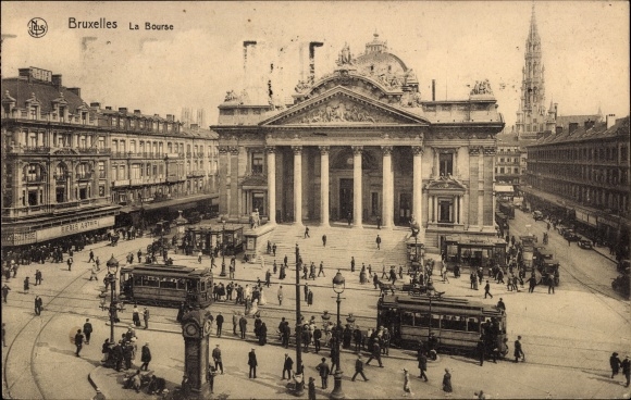 PC Brussels Belgium, vue générale de la Bourse, tram