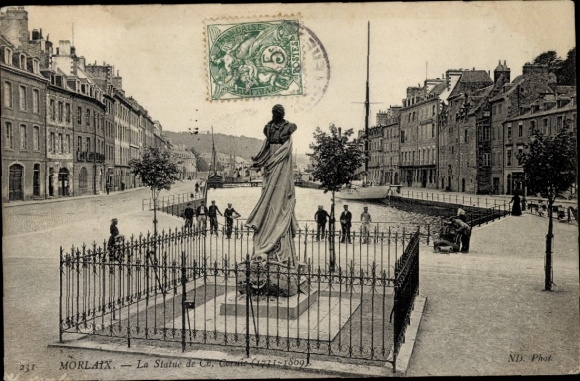 PC Morlaix Finistère, The Statue