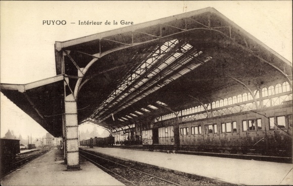 Ak Puyoô Pyrénées Atlantiques, Bahnhof, Gleisseite