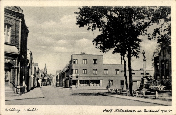 Postcard Goldberg in Mecklenburg, Adolf Hitler Street with monument