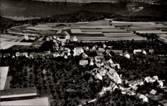 Ak Felldorf Starzach in Württemberg, luchtfoto van een dorp, landbouwgebieden, velden