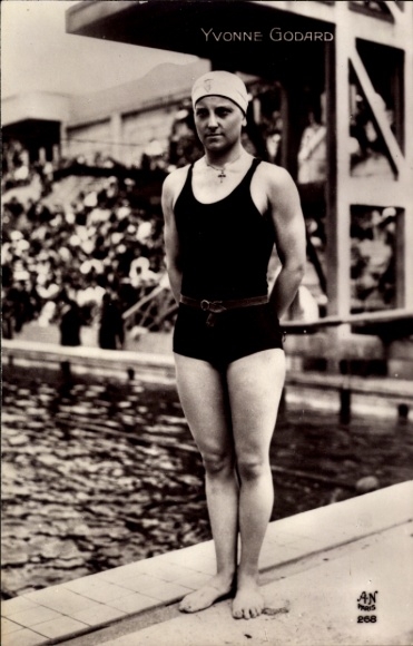 Postcard Yvonne Godard, French freestyle swimmer