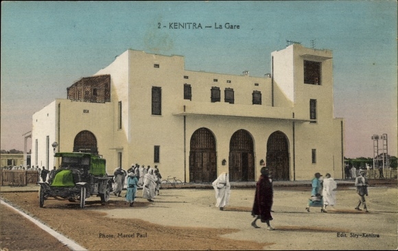 Postcard Kenitra Marokko, La Gare, Bahnhof, Auto