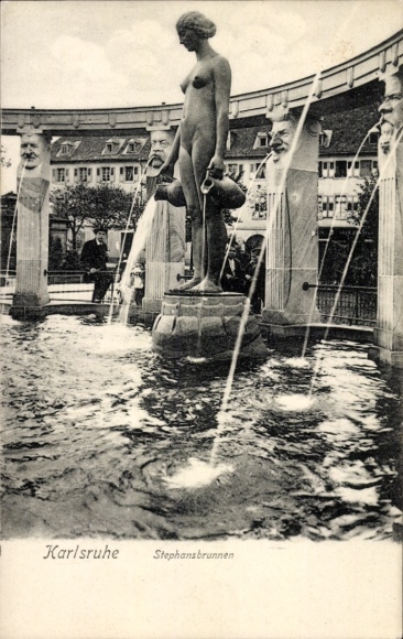 Ak Karlsruhe in Baden, Brunnen mit Statue, Wasserfontänen, Säulen, Schriftzug  Stephansbrunnen