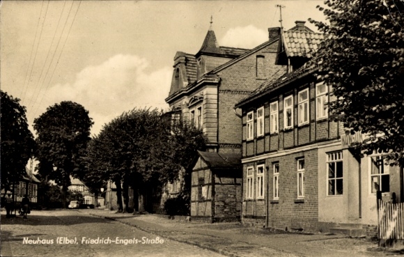 Postcard Neuhaus an der Elbe, Friedrich Engels Street