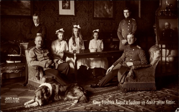 PC King Friedrich August III. of Saxony surrounded by his children, Red Cross