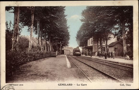 Postcard Genelard Saone et Loire, La Gare