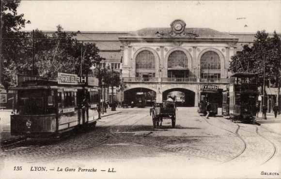 Postcard Lyon Rhône, Perrache station, tram