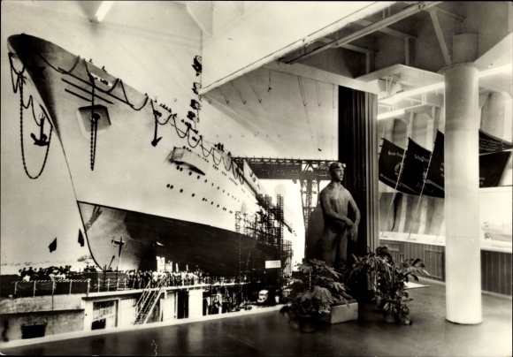 Ansichtkaart Schmarl Rostock in Mecklenburg, traditioneel schip Frieden, scheepsbouwmuseum, binnenaanzicht