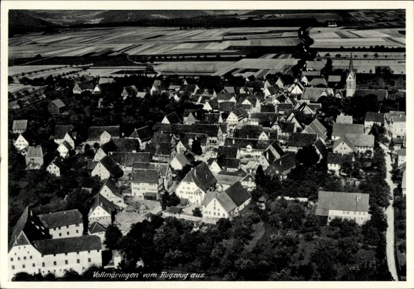 Ak Vollmaringen Nagold im Schwarzwald, Luftaufnahme von  zahlreiche Dächer, ländliche Umgebung