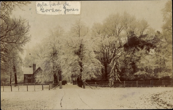 Postcard Great Britain, snow, house, trees