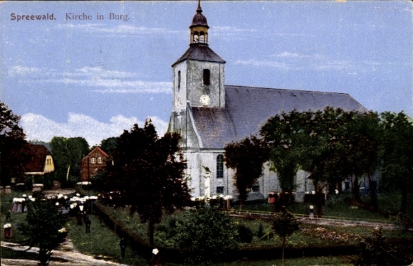 Ak Burg im Spreewald, kerk in Burg, Spreewald, mensen en bomen, landelijk landschap