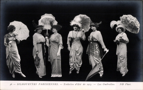 Sylwetki paryskie AK, moda letnia 1913, damy z parasolkami, sukienki