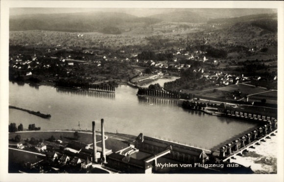 Ak Wyhlen am Rhein Baden, Luftaufnahme, Fluss, Gebäude, Landschaft
