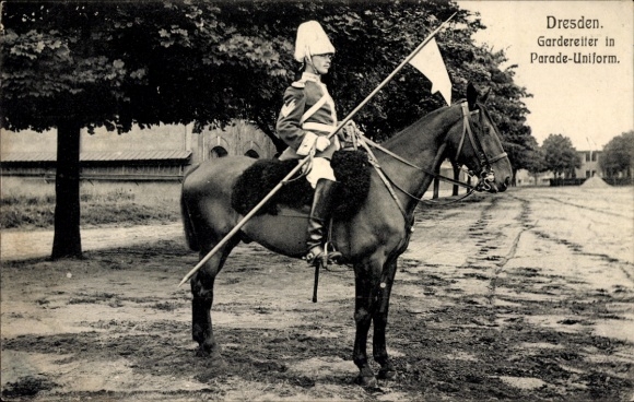 Postcard Dresden, Guardsman in parade uniform