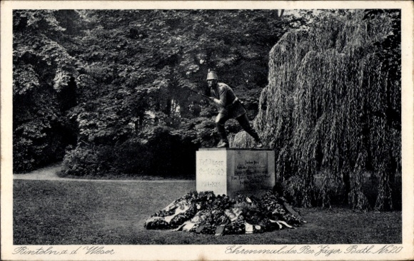 Postcard Rinteln an der Weser, memorial of the Reserve Jäger Battalion No. 20