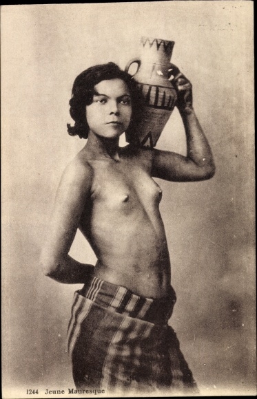 Postcard Young Moorish, Junge Maurin, Barbusig, portrait