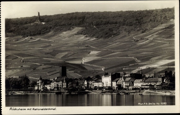 Ak Rüdesheim am Rhein, Ort mit Nationaldenkmal