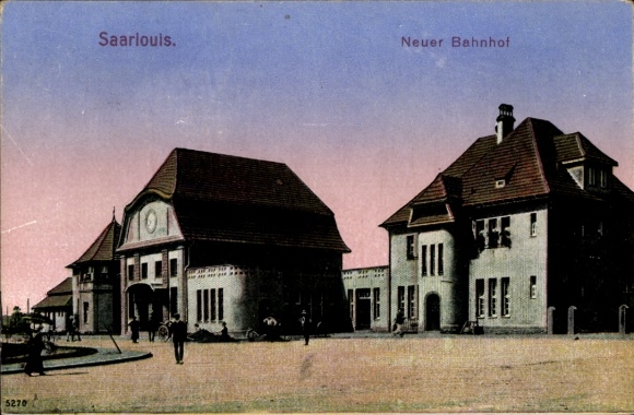 Postcard Saarlouis in Saarland, New Train Station