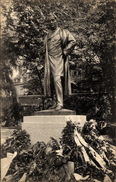Heidelberg am Neckar, Bunsen Memorial, Statue, Wreaths, Heidelberg