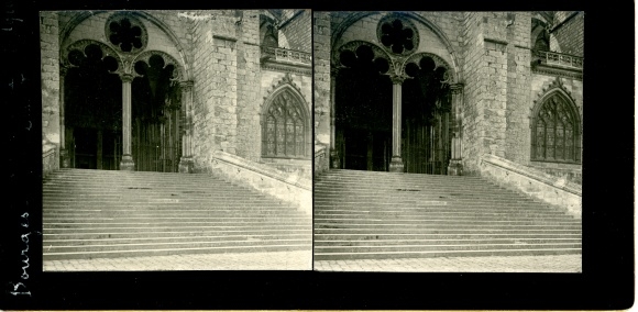 Stereo photo Bourges Cher, portal of the cathedral
