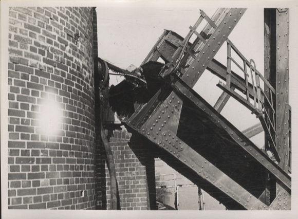 Original Foto Berlin Reinickendorf, zerstörte Tegeler Brücke, um 1945/46,  ca. 12x17 cm