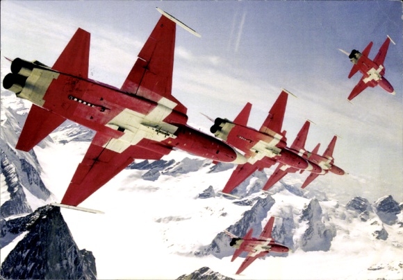 Postcard Swiss military aircraft in the air