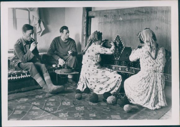 Photo German Wehrmacht, soldiers quartered in Bosnia, women knotting carpets