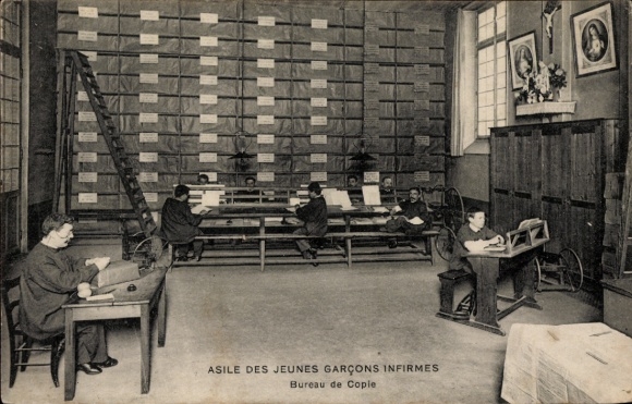 CPA Asile des jeunes Garcons infirmes, Bureau de Copie