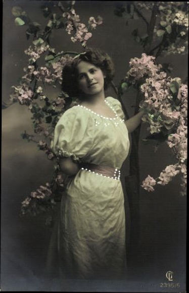 10 alte Ak "Ich schnitt' es gern in jene Rinde ein", Frauenportraits
