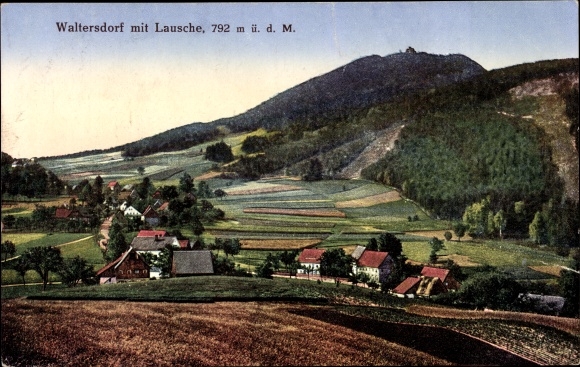 PC Waltersdorf Großschönau Oberlausitz, view of the place with a laurel