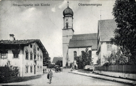 Postcard Oberammergau in Upper Bavaria, street scene, church, Oberammergau