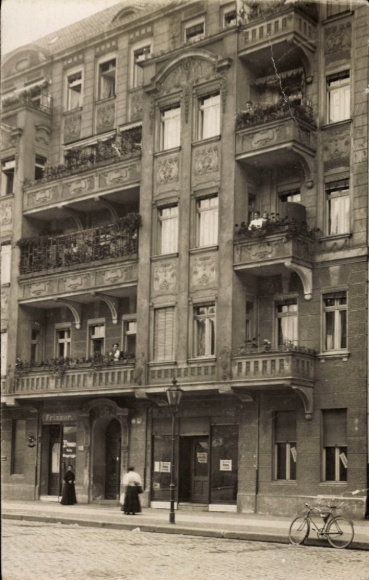 foto Ak Berlin Prenzlauer Berg, Sonnenburger Straße 27, kapper, inwoner