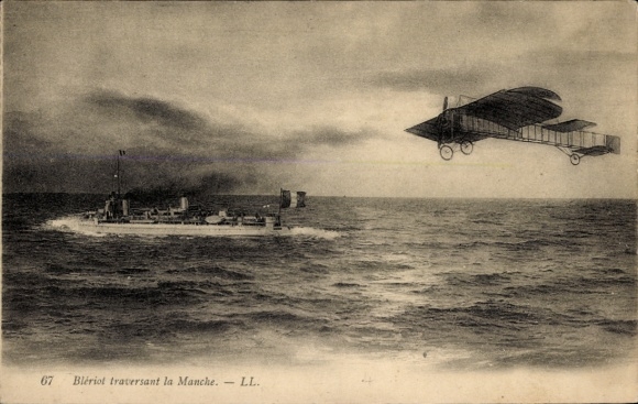 Postcard Blériot crosses the English Channel